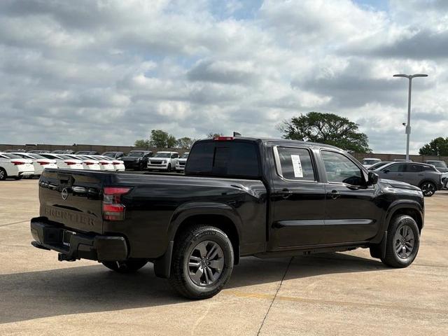 Photo of 2025 KH3 Super Blac Nissan Frontier