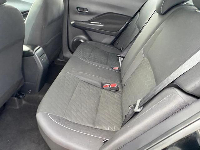 Photo of 2024 Super Black Nissan Kicks