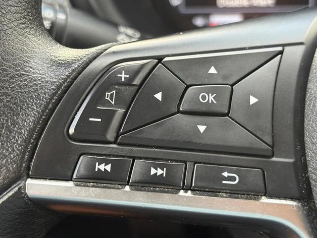 Photo of 2024 Super Black Nissan Kicks