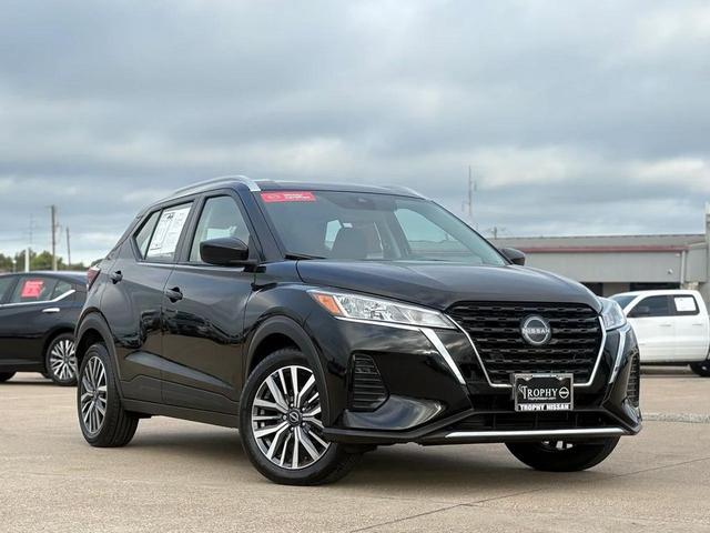 Photo of 2024 Super Black Nissan Kicks