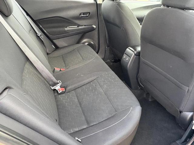 Photo of 2024 Super Black Nissan Kicks