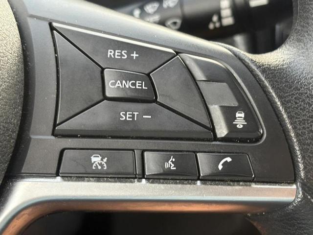 Photo of 2024 Super Black Nissan Kicks