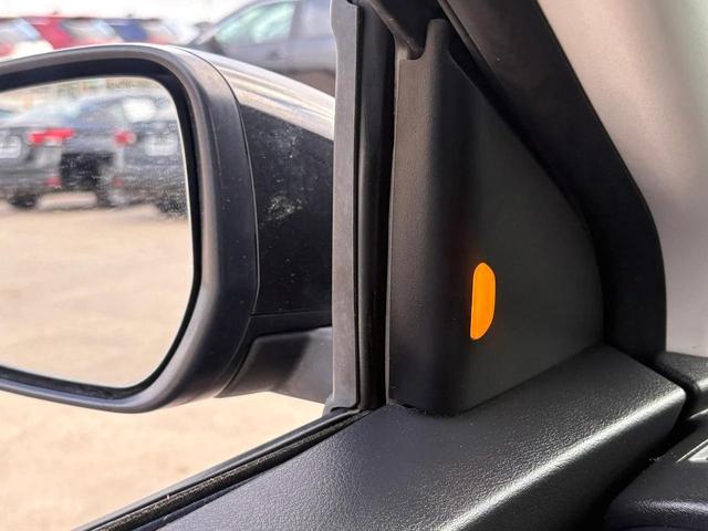 Photo of 2024 Super Black Nissan Kicks