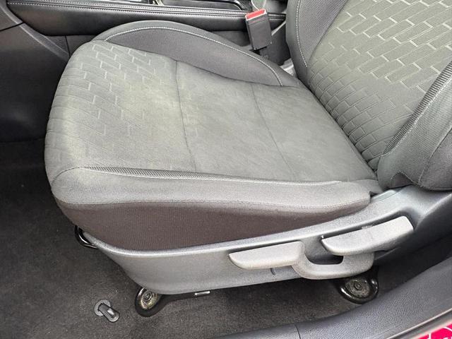 Photo of 2024 Super Black Nissan Kicks