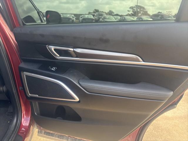 Photo of 2023 Red Metallic Kia Telluride