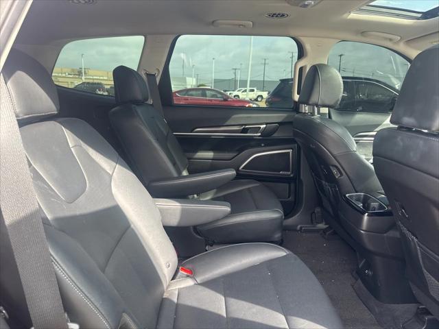 Photo of 2023 Red Metallic Kia Telluride