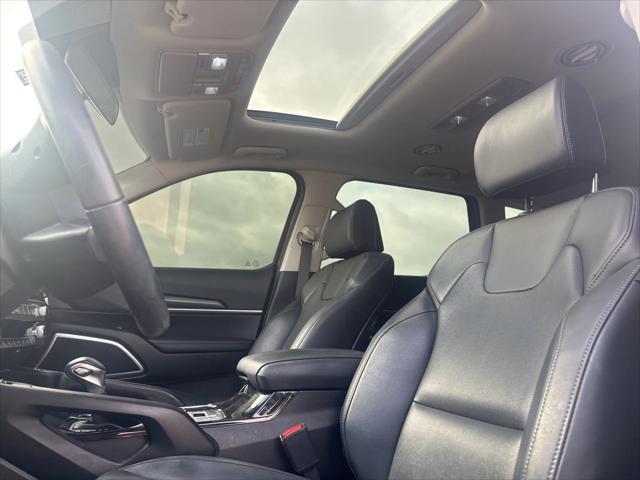 Photo of 2023 Red Metallic Kia Telluride