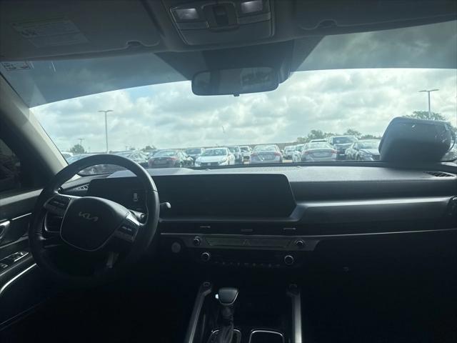 Photo of 2023 Red Metallic Kia Telluride