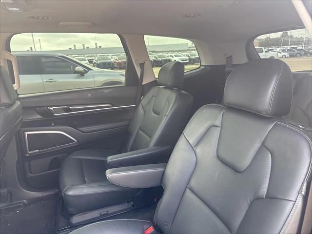 Photo of 2023 Red Metallic Kia Telluride