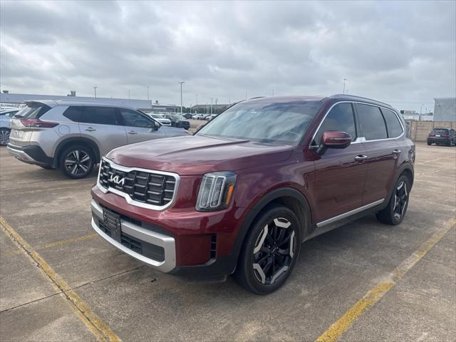 Photo of 2023 Red Metallic Kia Telluride