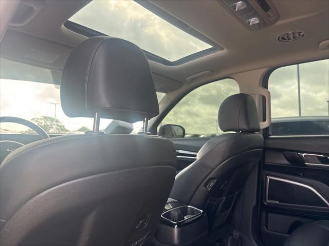 Photo of 2023 Red Metallic Kia Telluride