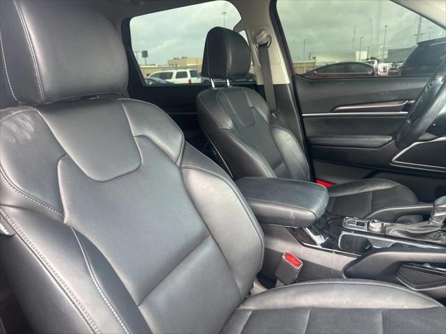 Photo of 2023 Red Metallic Kia Telluride