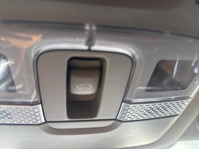Photo of 2023 Red Metallic Kia Telluride