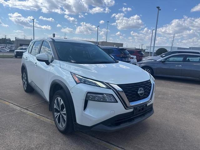 Photo of 2023 Pearl White Tricoat Nissan Rogue