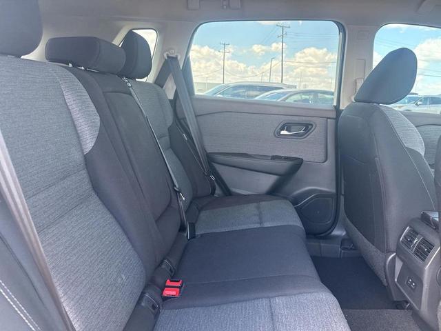 Photo of 2023 Pearl White Tricoat Nissan Rogue