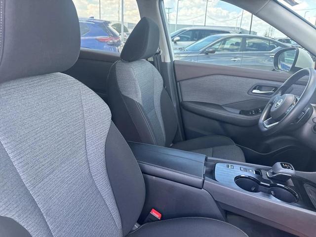 Photo of 2023 Pearl White Tricoat Nissan Rogue