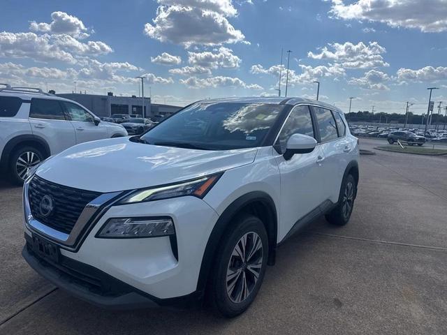 Photo of 2023 Pearl White Tricoat Nissan Rogue