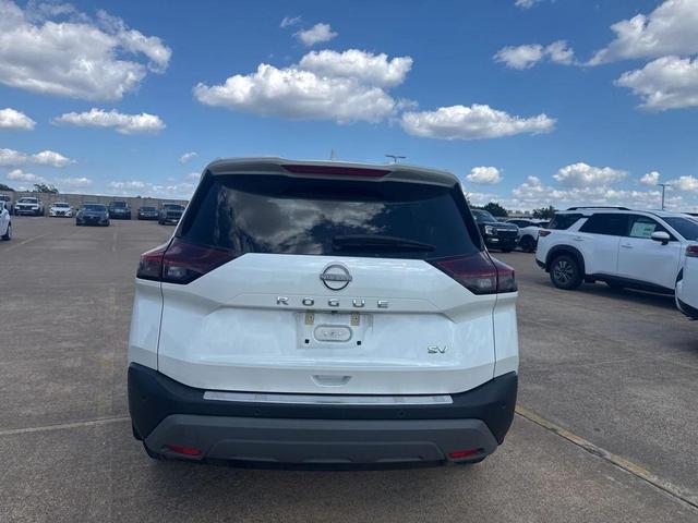 Photo of 2023 Pearl White Tricoat Nissan Rogue