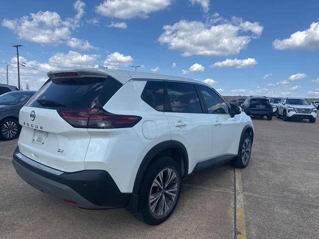 Photo of 2023 Pearl White Tricoat Nissan Rogue