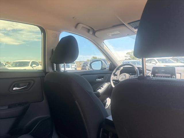 Photo of 2024 Brilliant Silver Metallic Nissan Rogue