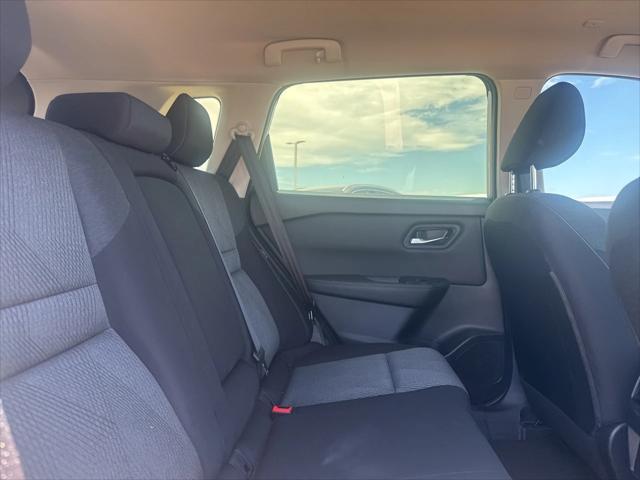 Photo of 2024 Brilliant Silver Metallic Nissan Rogue