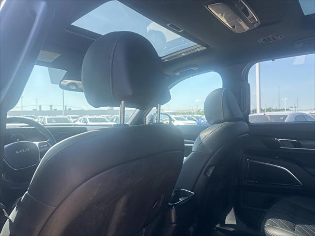 Photo of 2024 Ebony Black Kia Telluride