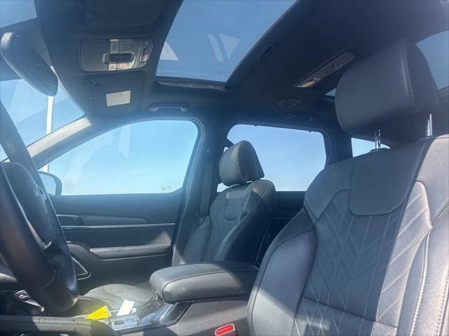 Photo of 2024 Ebony Black Kia Telluride
