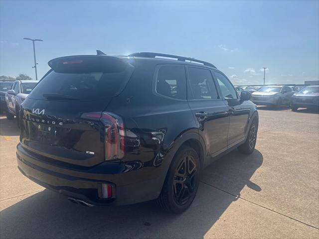 Photo of 2024 Ebony Black Kia Telluride