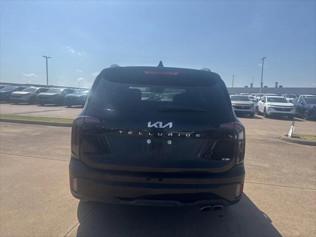 Photo of 2024 Ebony Black Kia Telluride