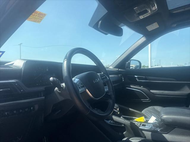 Photo of 2024 Ebony Black Kia Telluride