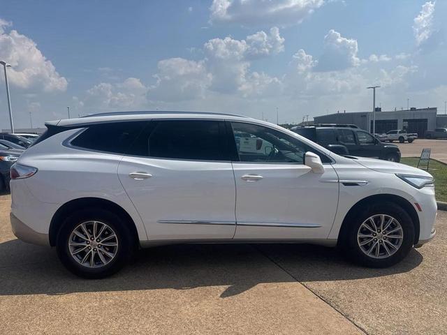 Photo of 2023 White Frost Tricoat Buick Enclave