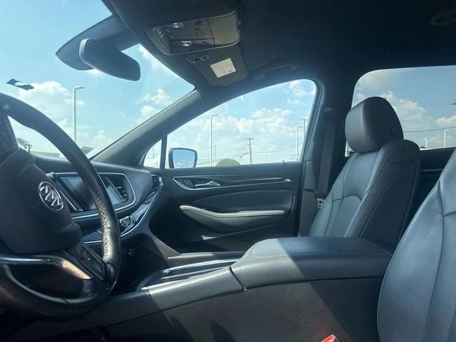 Photo of 2023 White Frost Tricoat Buick Enclave