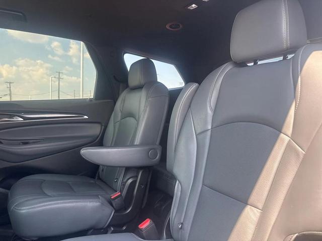 Photo of 2023 White Frost Tricoat Buick Enclave