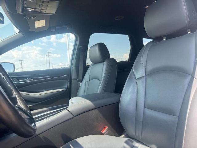 Photo of 2023 White Frost Tricoat Buick Enclave
