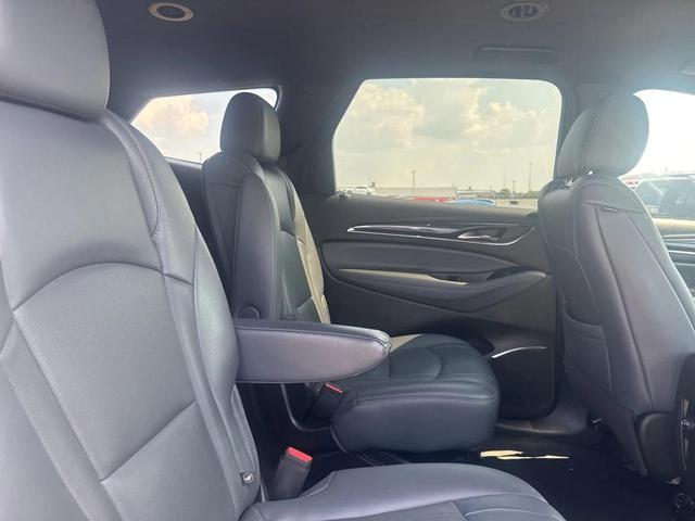 Photo of 2023 White Frost Tricoat Buick Enclave