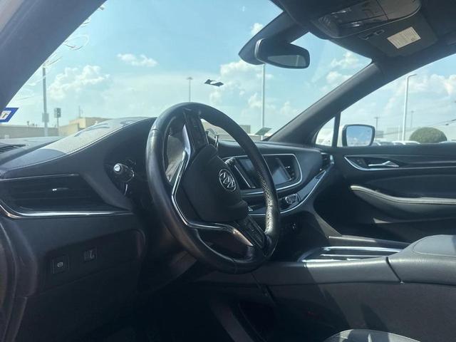 Photo of 2023 White Frost Tricoat Buick Enclave