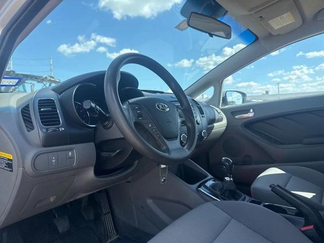 Photo of 2017 Silky Silver Kia Forte