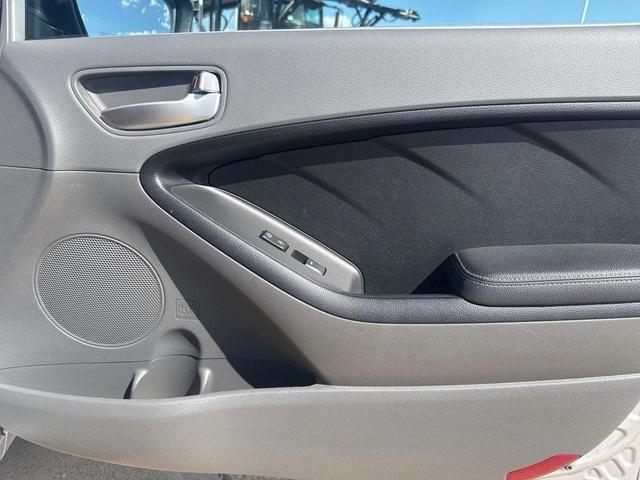 Photo of 2017 Silky Silver Kia Forte