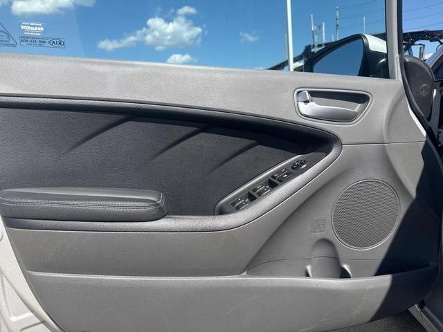 Photo of 2017 Silky Silver Kia Forte