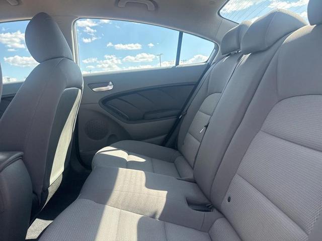 Photo of 2017 Silky Silver Kia Forte