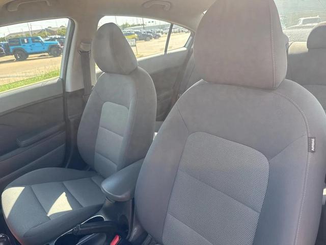 Photo of 2017 Silky Silver Kia Forte