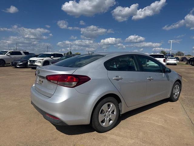 Photo of 2017 Silky Silver Kia Forte