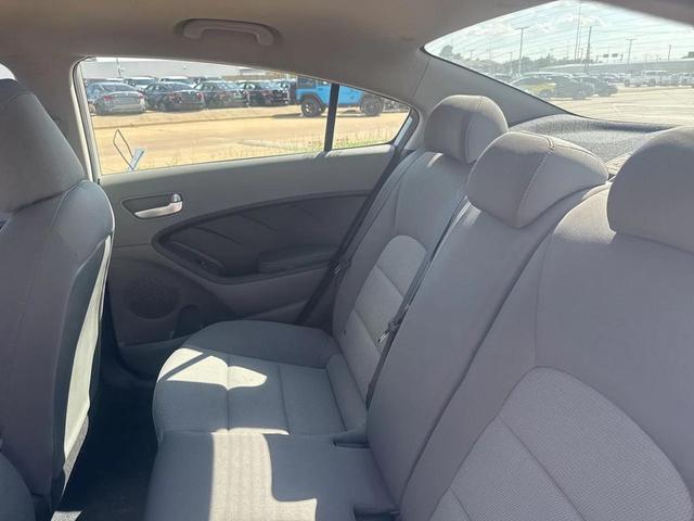 Photo of 2017 Silky Silver Kia Forte