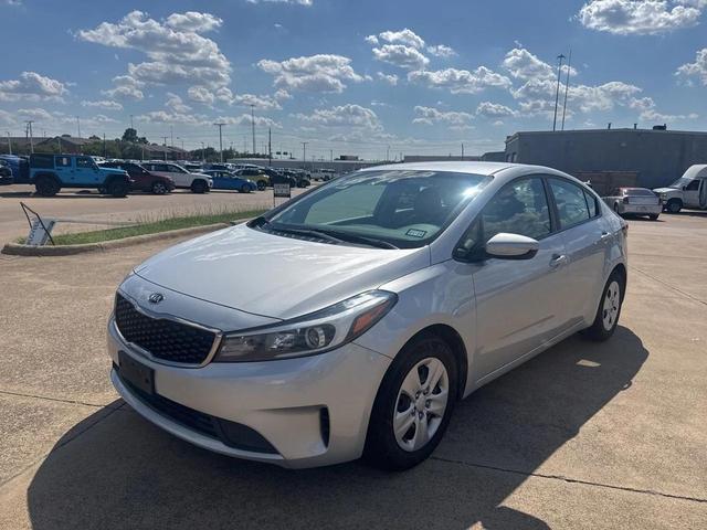 Photo of 2017 Silky Silver Kia Forte
