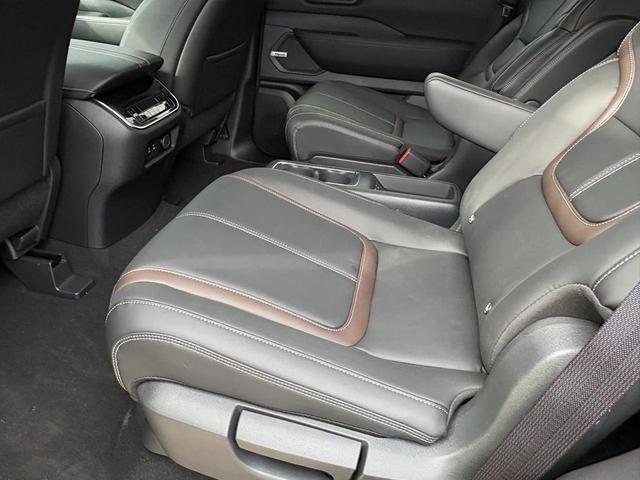 Photo of 2025 Super Black Nissan Armada