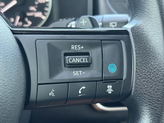 Photo of 2022 Super Black Nissan Rogue