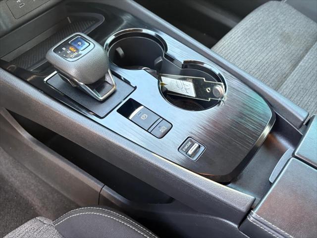 Photo of 2022 Super Black Nissan Rogue