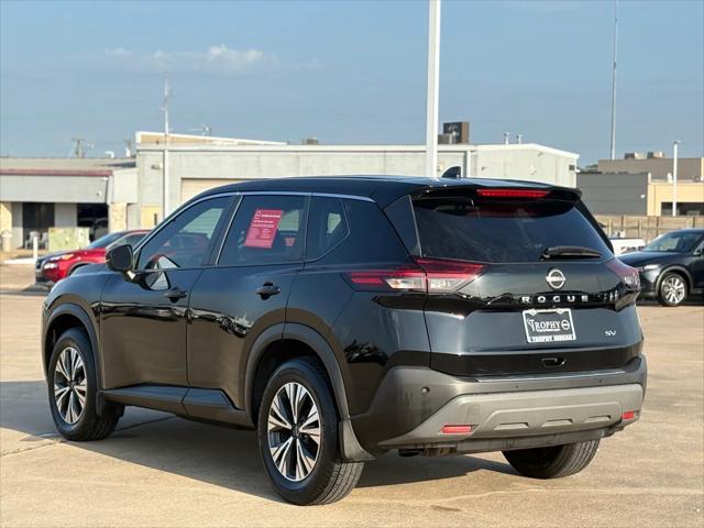Photo of 2022 Super Black Nissan Rogue