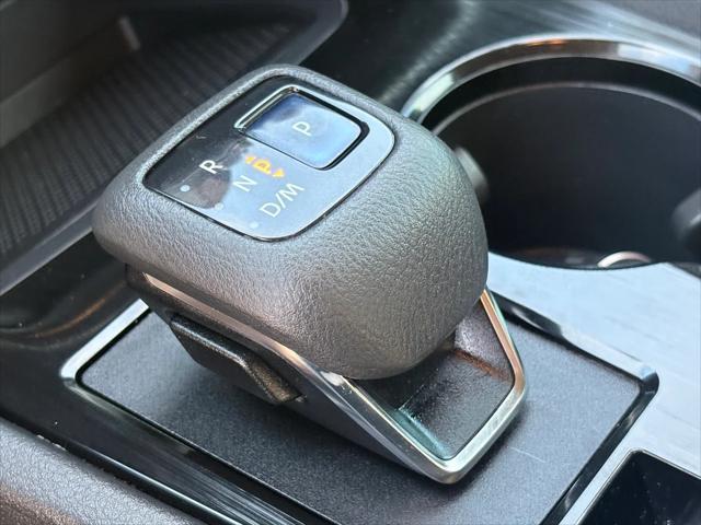 Photo of 2022 Super Black Nissan Rogue