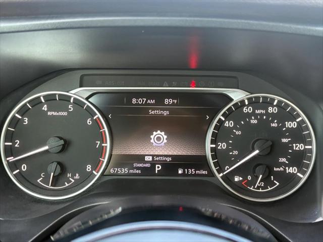 Photo of 2022 Super Black Nissan Rogue